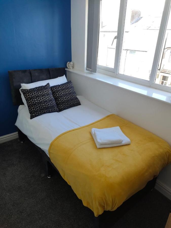 Lovely Refurbished Apartments, Morecambe Promenade Esterno foto