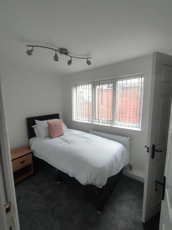 Lovely Refurbished Apartments, Morecambe Promenade Esterno foto