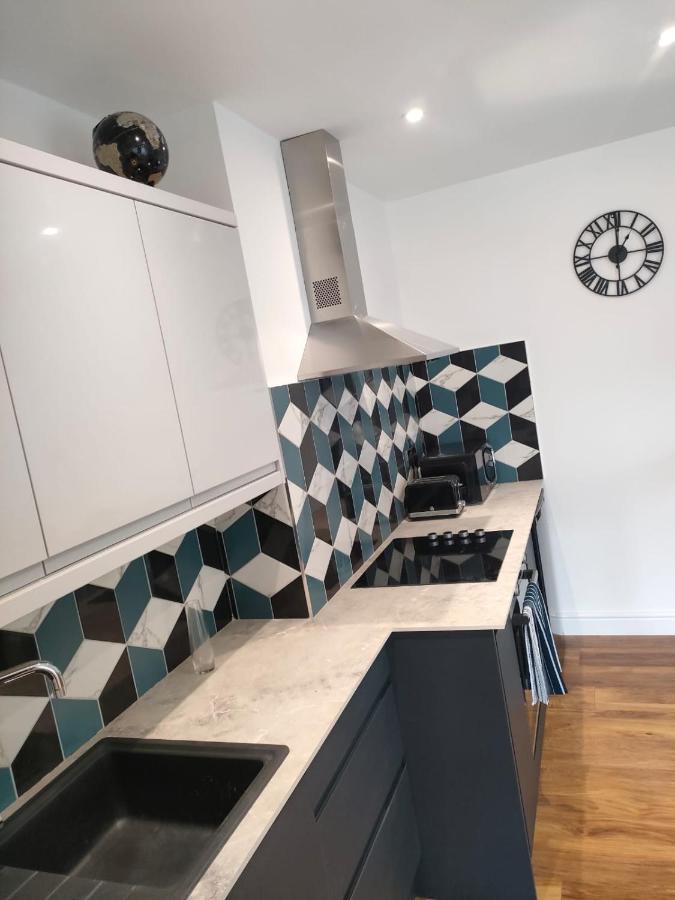 Lovely Refurbished Apartments, Morecambe Promenade Esterno foto