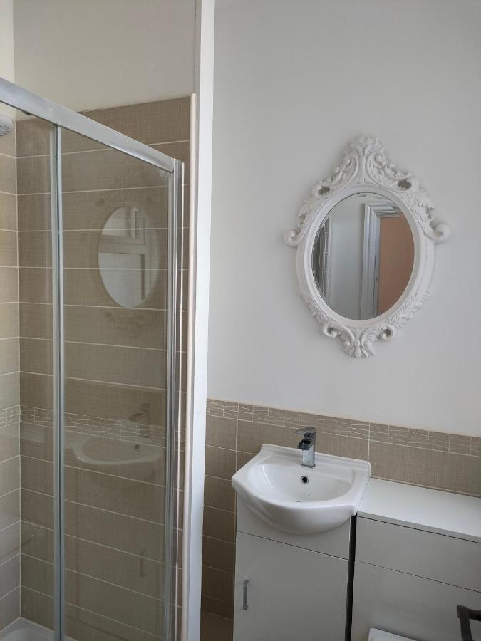 Lovely Refurbished Apartments, Morecambe Promenade Esterno foto