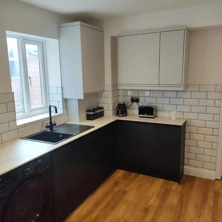 Lovely Refurbished Apartments, Morecambe Promenade Esterno foto