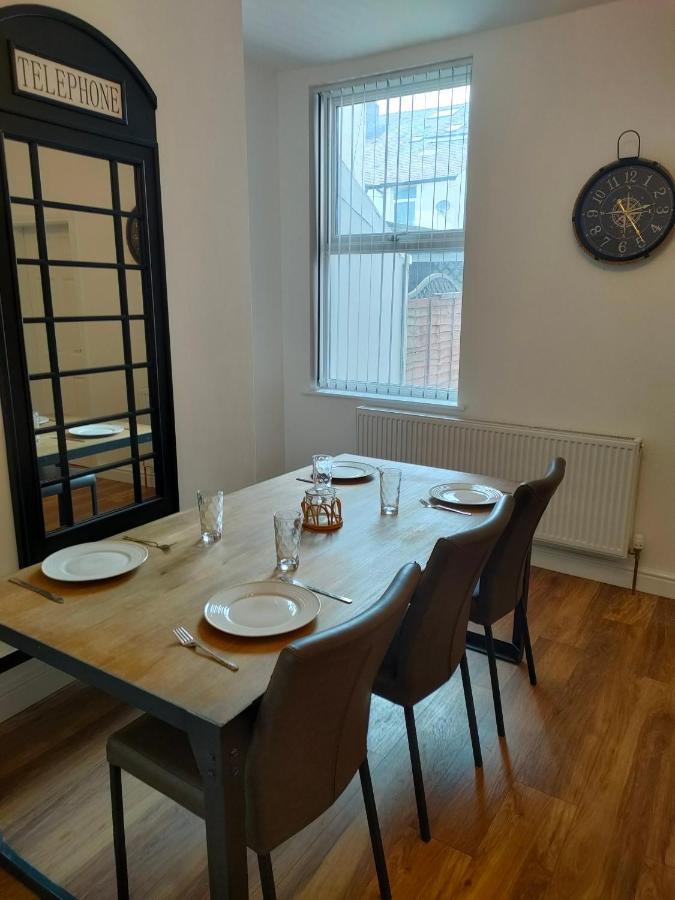 Lovely Refurbished Apartments, Morecambe Promenade Esterno foto