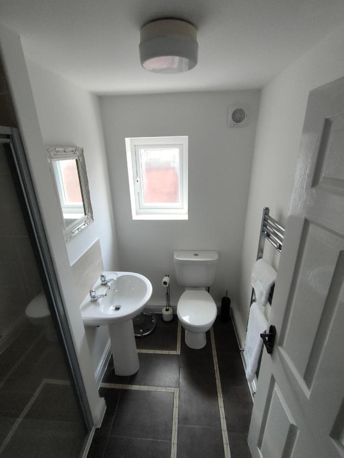 Lovely Refurbished Apartments, Morecambe Promenade Esterno foto
